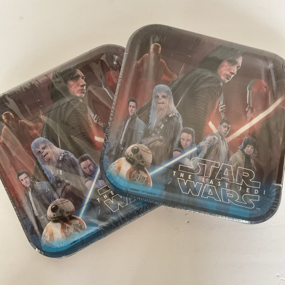 Star Wars Paper plates. Pack of two. NWT